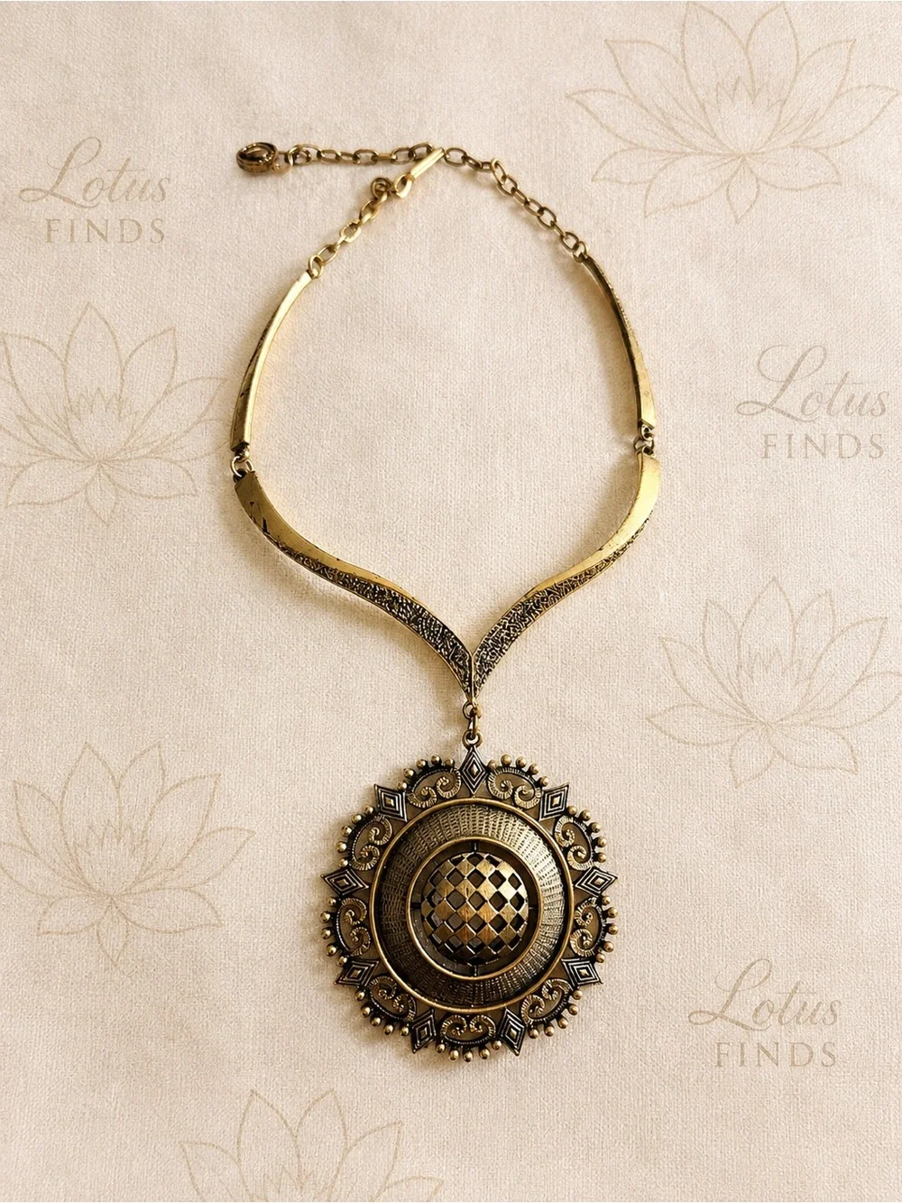 Vintage 1970s Gold-Tone Ornate Medallion Collar Necklace
